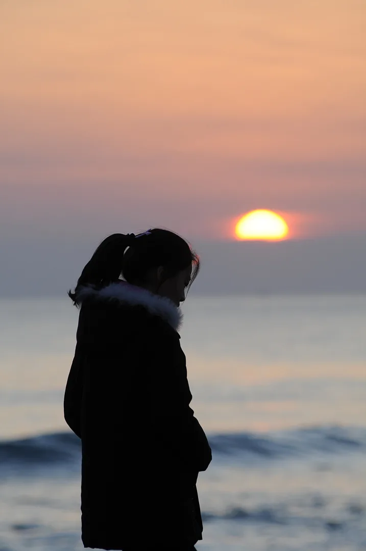겨울 바다의 붉은 노을과 고요한 실루엣 · 2010-01-17