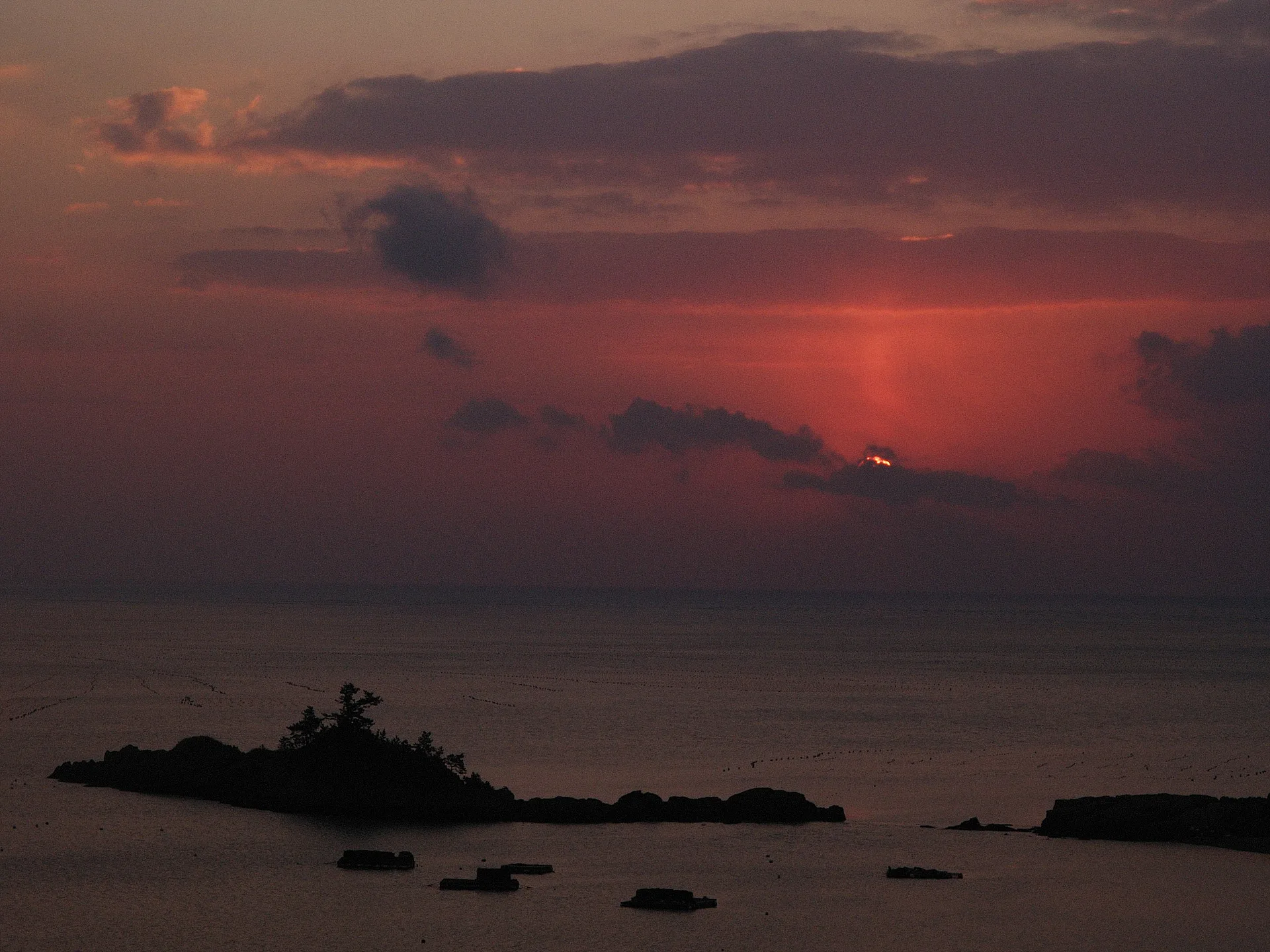 붉게 물든 대양의 끝, 고요한 노을 풍경 · 2009-01-25