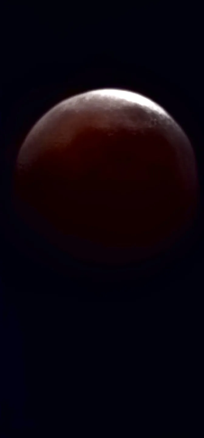 밤하늘을 붉게 물들인 신비로운 개기월식 · KTHDS시연관, 성남시, 경기도, 대한민국 · 2022-11-08