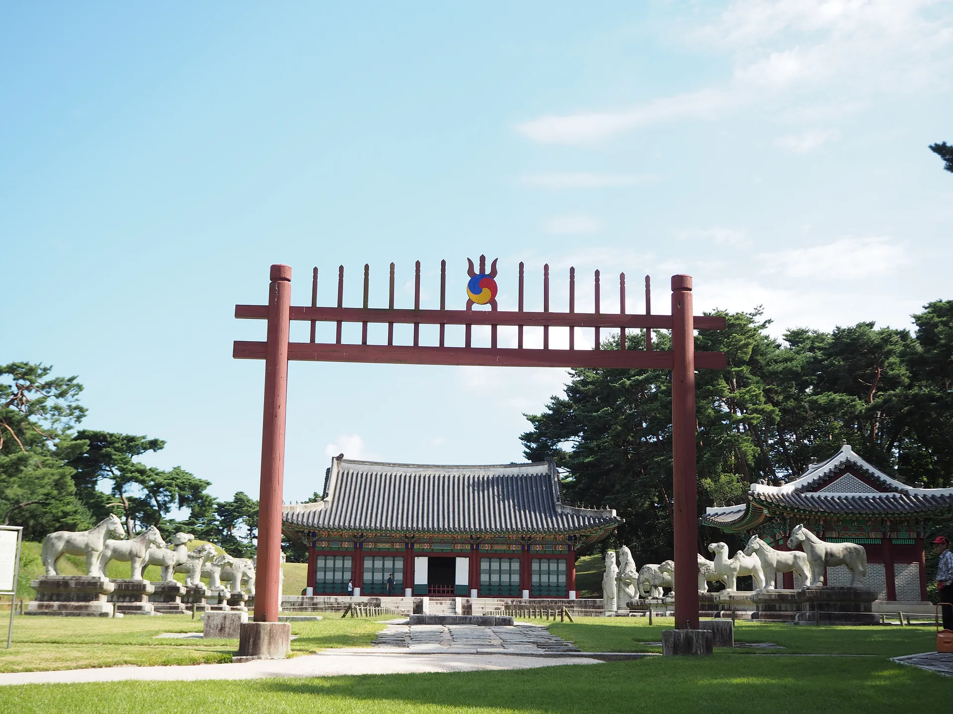 전통의 미가 살아있는 고즈넉한 궁궐 건축물 · 여주시, 경기도, 대한민국 · 2014-09-14