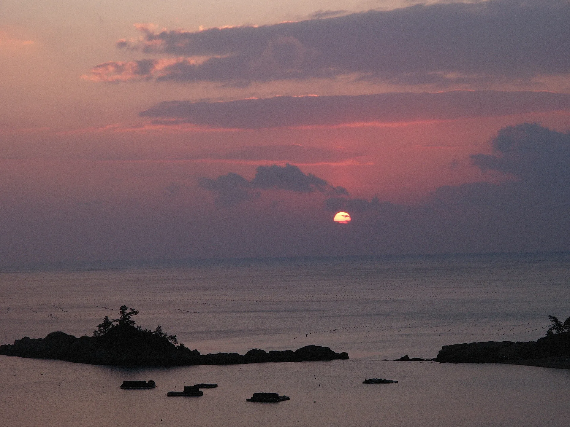분홍빛 하늘 아래 고요한 바다의 노을 · 2009-01-25