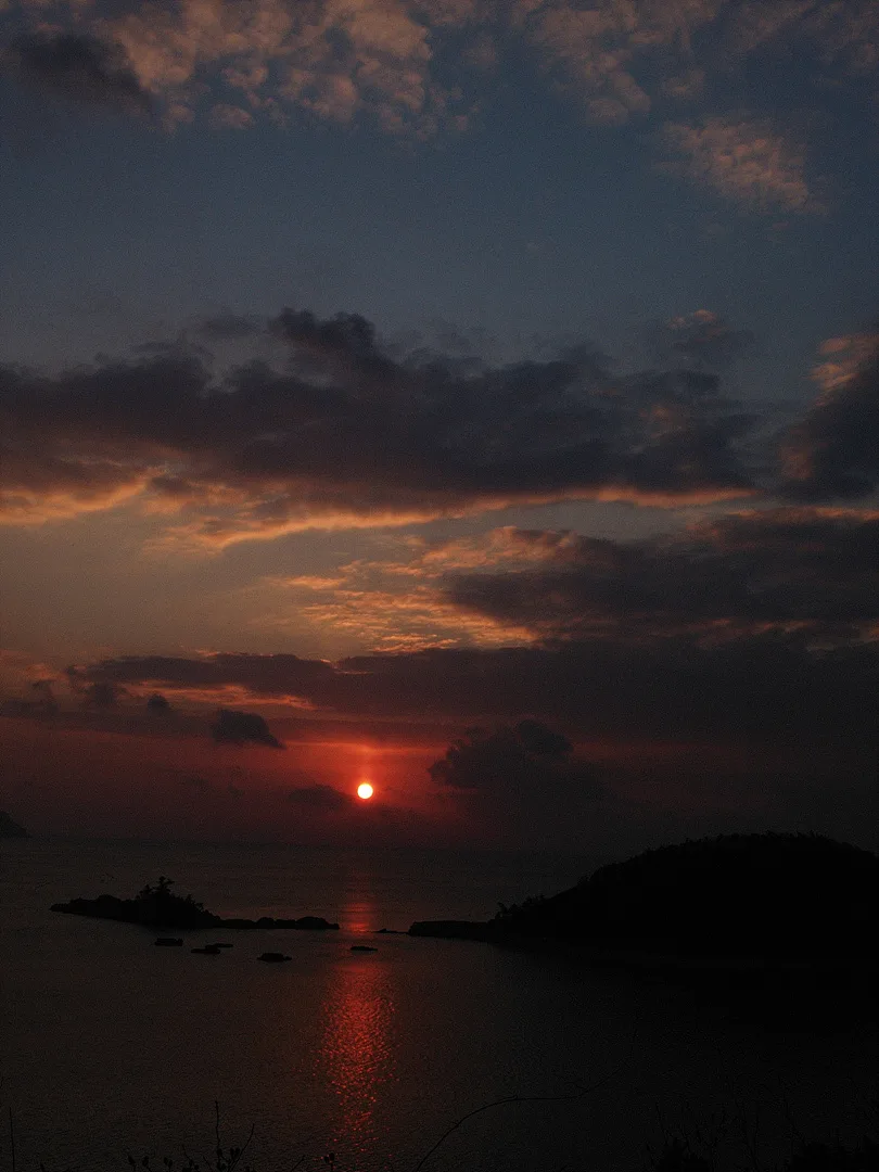 붉게 물든 바다 위로 저무는 황홀한 노을 · 2009-01-25